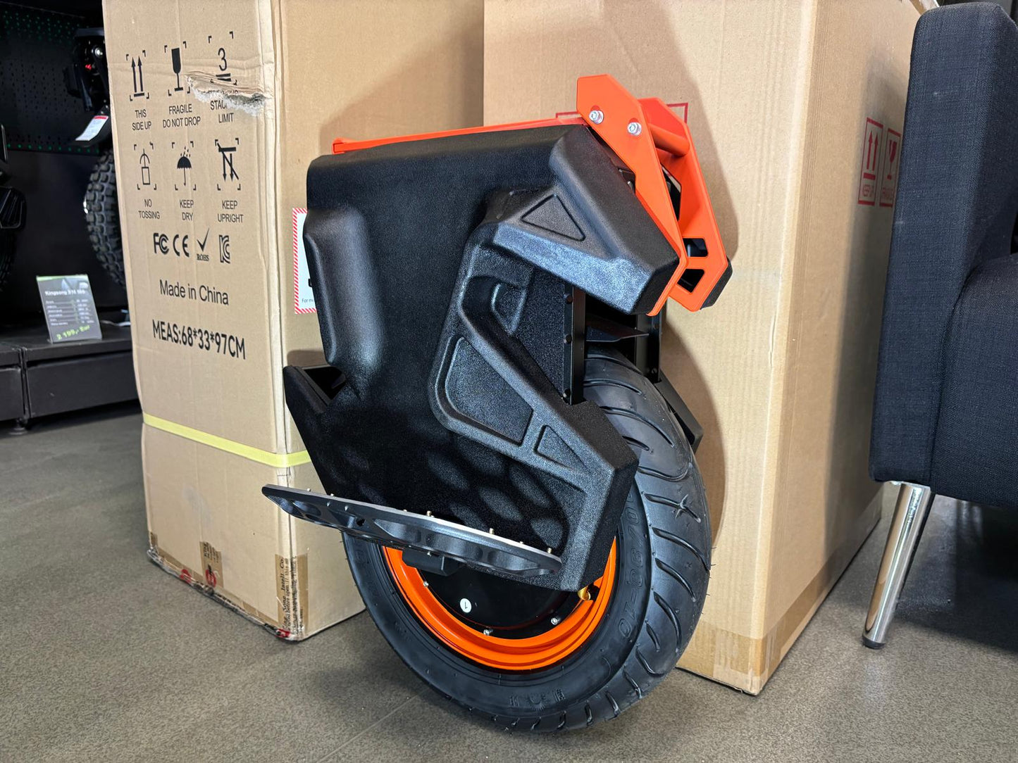 Begode Elektriskais unicikls Falcon ar 50 S baterijam un divam atsperem komplektā