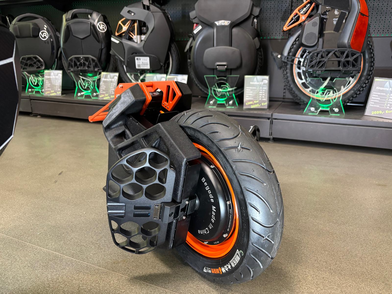 Begode Elektriskais unicikls Falcon ar 50 S baterijam un divam atsperem komplektā