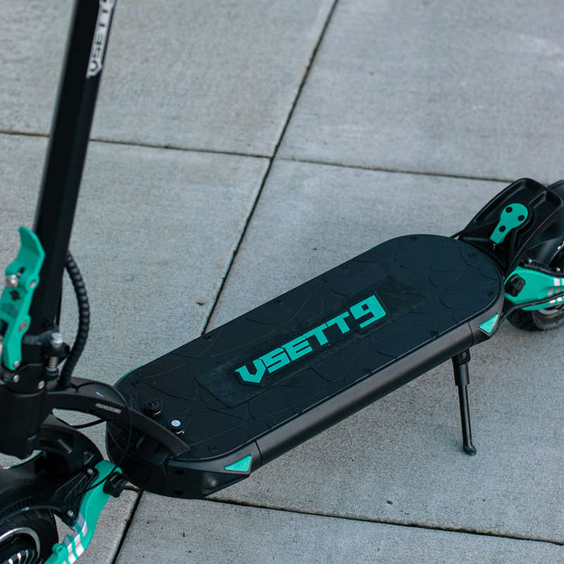 vsett 9 skrejritenis 13Ah baterija 52V un 650W motors