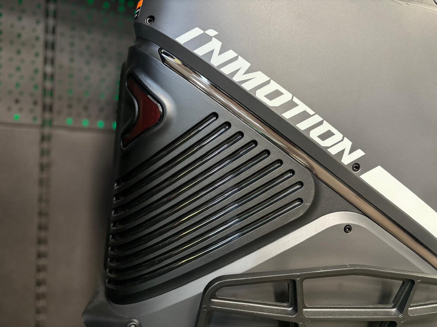 Inmotion V9 elektriskais unicikls 1000W 750 Wh